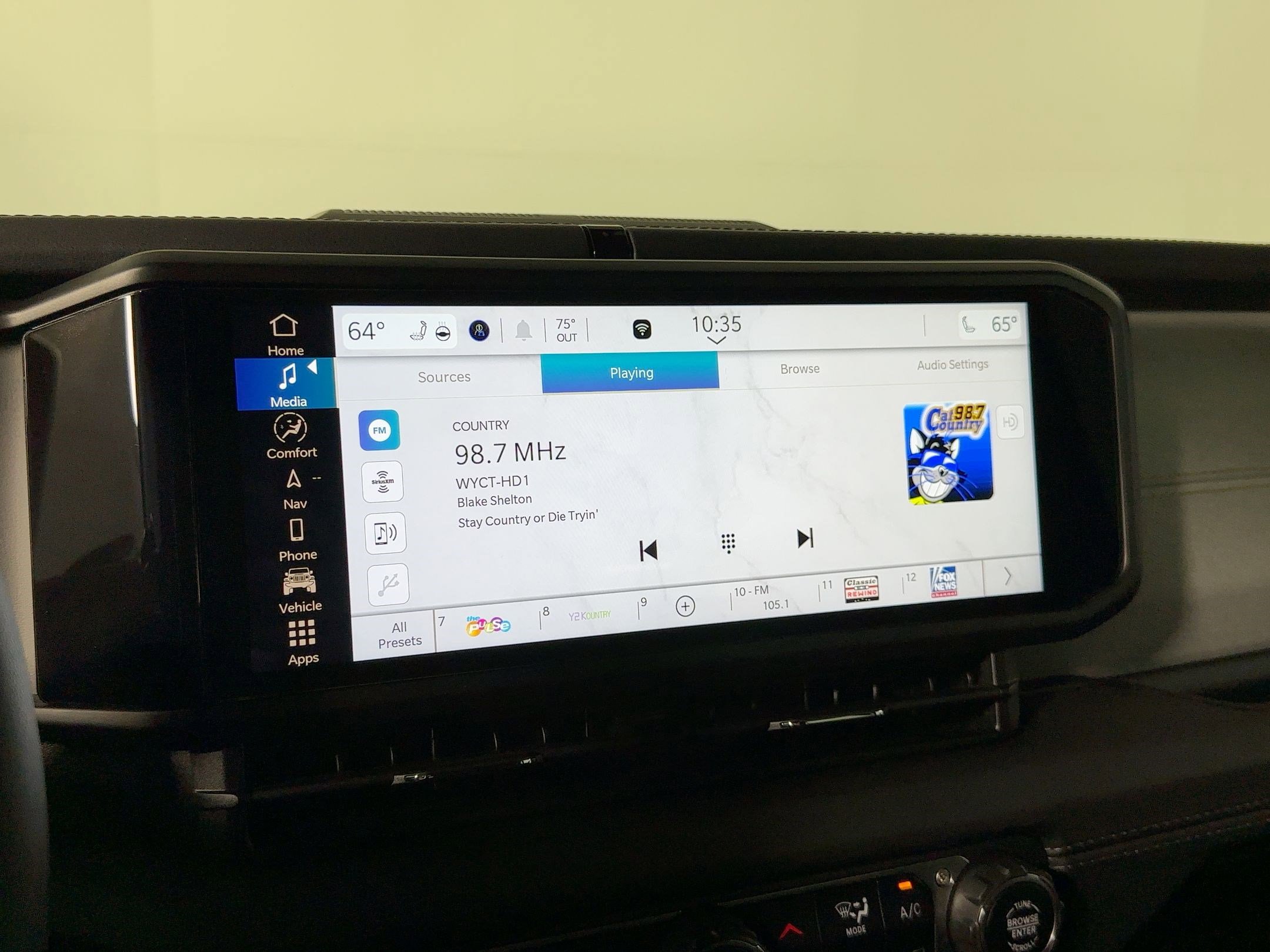 Used 2024 Jeep Wrangler Sahara w/ Technology Group image 23