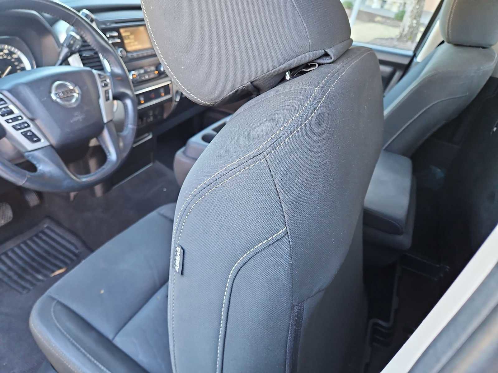 Used 2017 Nissan Titan SV image 19