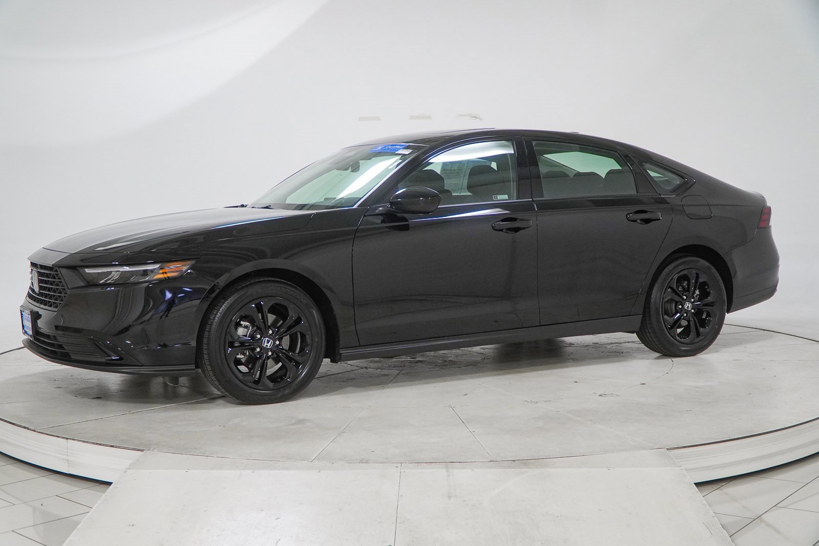 Certified 2025 Honda Accord SE image 4