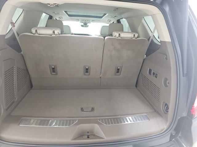 Used 2021 GMC Yukon Denali w/ Denali Premium Package image 9