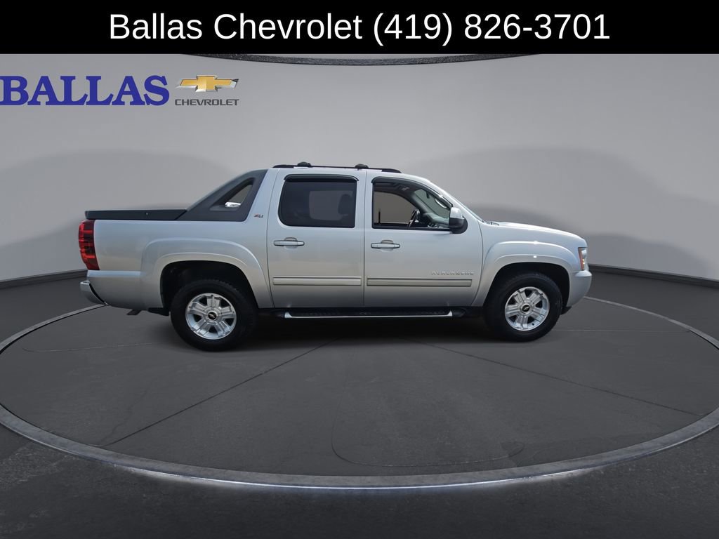 Used 2010 Chevrolet Avalanche LT w/ Luxury Package AWD/4WD image 9