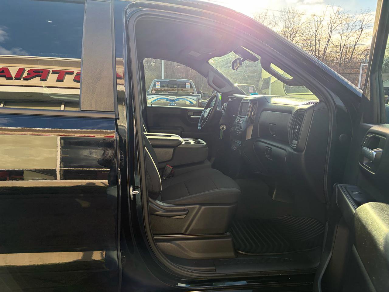 Used 2021 Chevrolet Silverado 1500 Custom Trail Boss AWD/4WD image 49