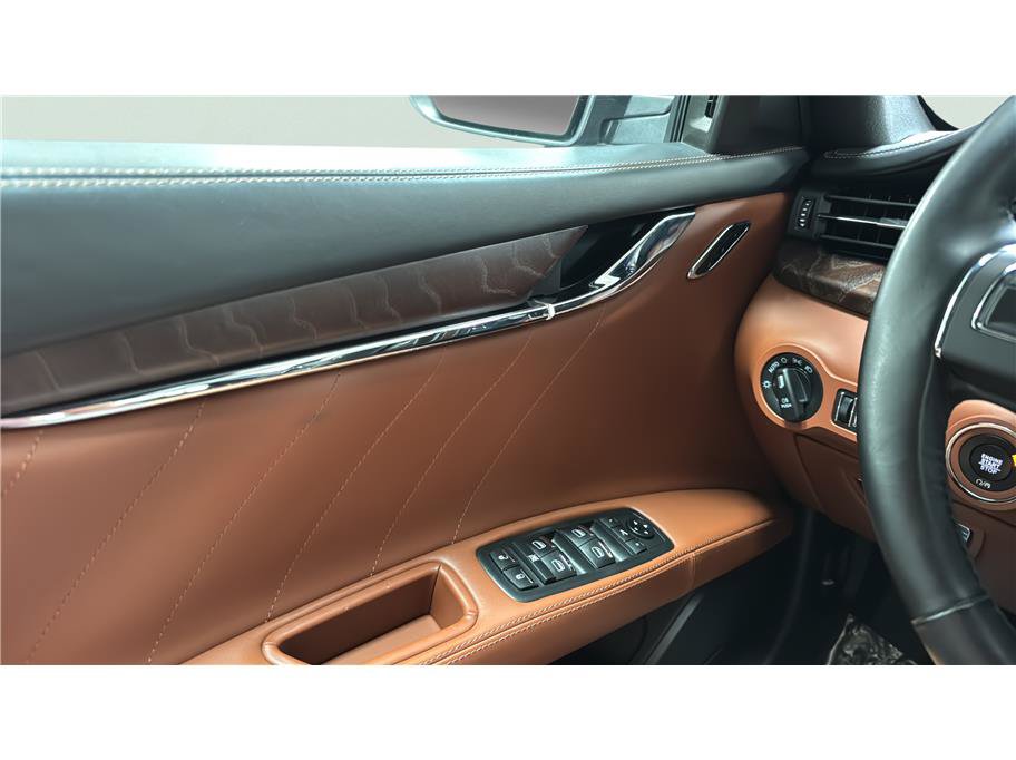 Used 2021 Maserati Quattroporte S RWD image 41