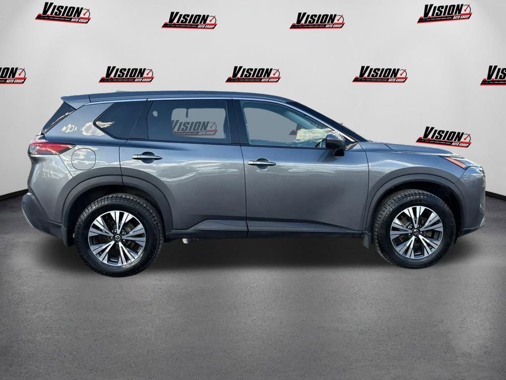 Used 2021 Nissan Rogue SV image 4