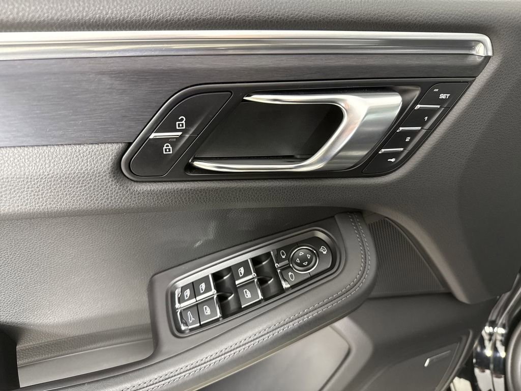 Certified 2022 Porsche Macan GTS AWD/4WD image 34