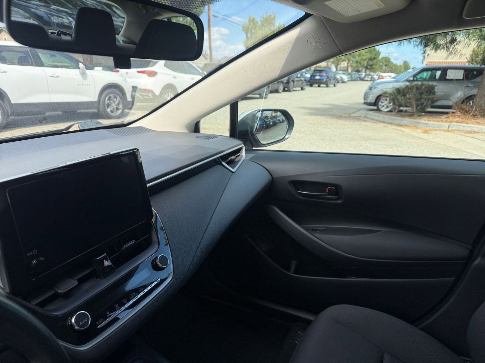 Used 2023 Toyota Corolla LE FWD image 31