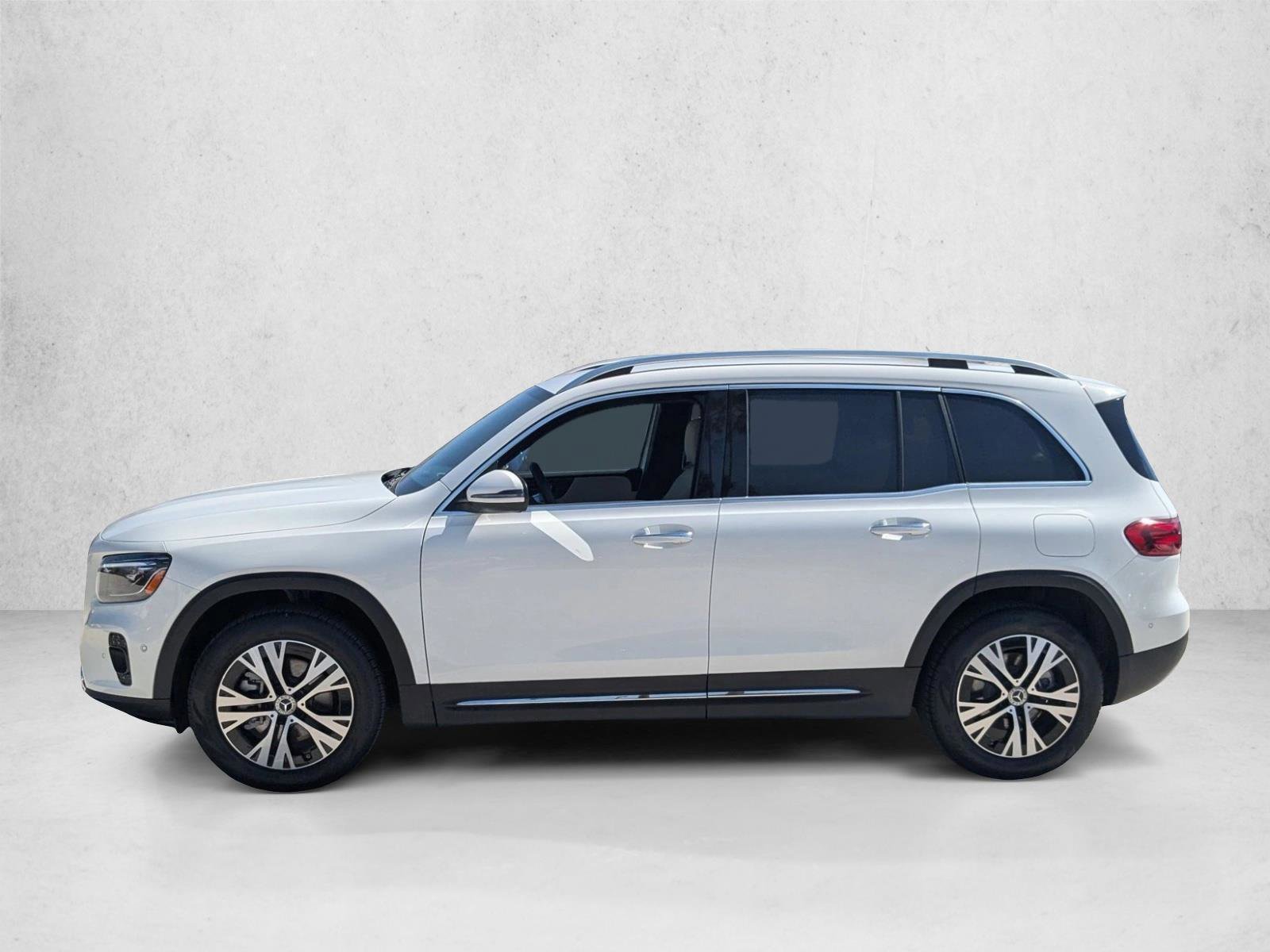 Used 2025 Mercedes-Benz GLB 250 image 9