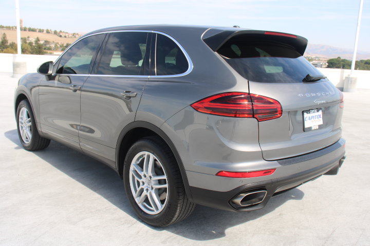 Used 2016 Porsche Cayenne AWD/4WD image 5
