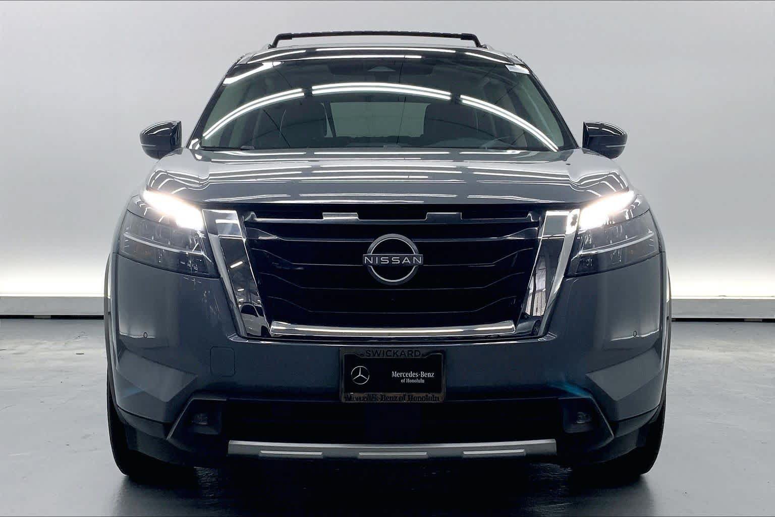 Used 2022 Nissan Pathfinder SL w/ SL Premium Package FWD image 7