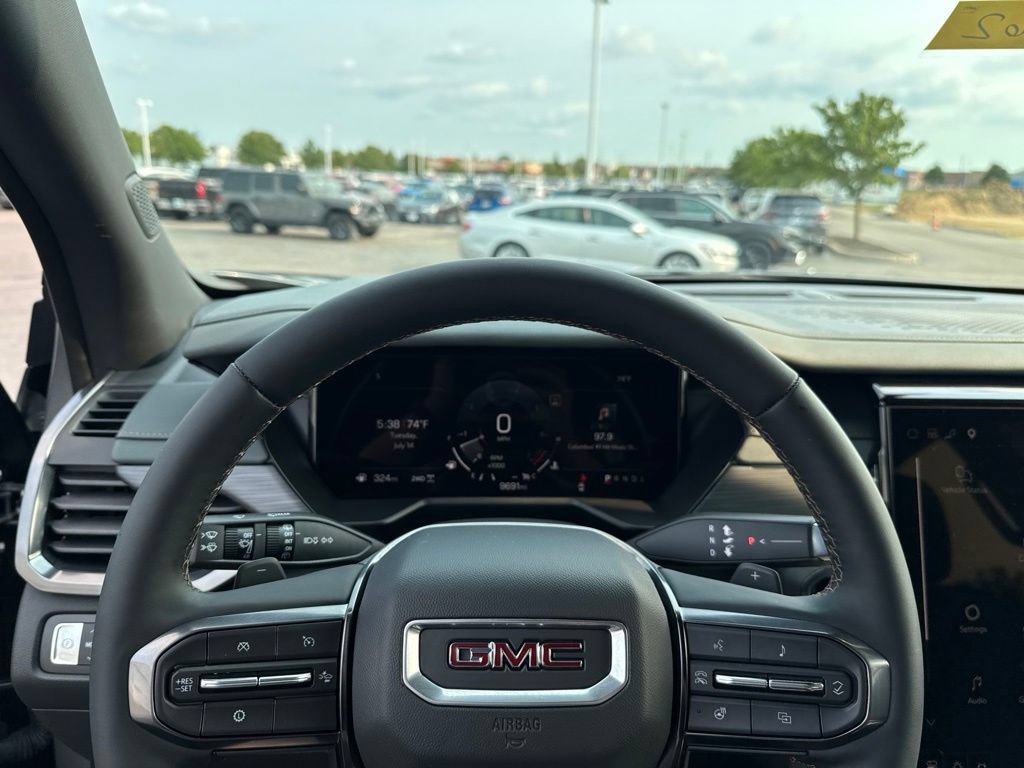 Used 2025 GMC Acadia AT4 AWD/4WD image 13