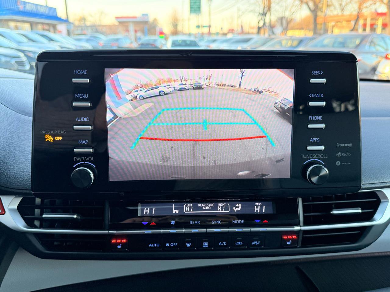 Used 2022 Toyota Sienna XLE image 24