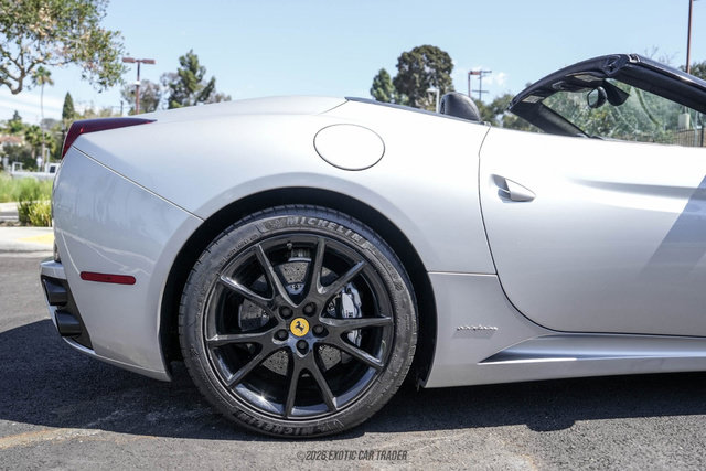 Used 2012 Ferrari California RWD image 10