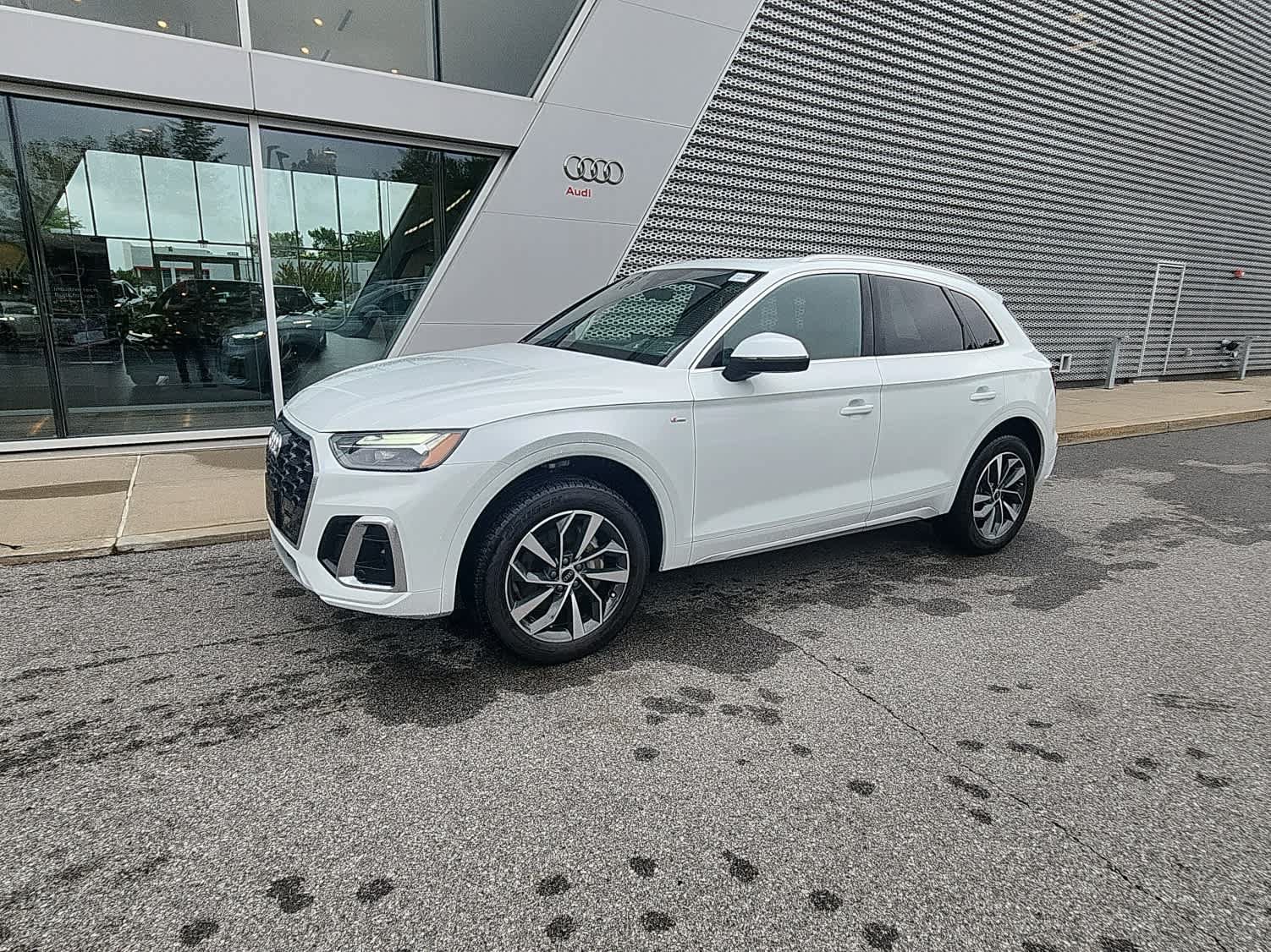 Used 2024 Audi Q5 2.0T Premium Plus w/ Premium Plus Package