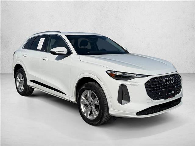 Certified 2025 Audi Q5 Premium w/ Convenience Package AWD/4WD image 3