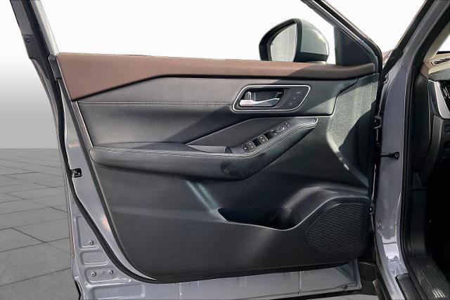 Certified 2023 Nissan Rogue Platinum w/ Platinum Premium Package FWD image 22