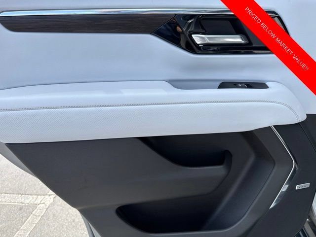 Used 2025 Chevrolet Tahoe Premier AWD/4WD image 23