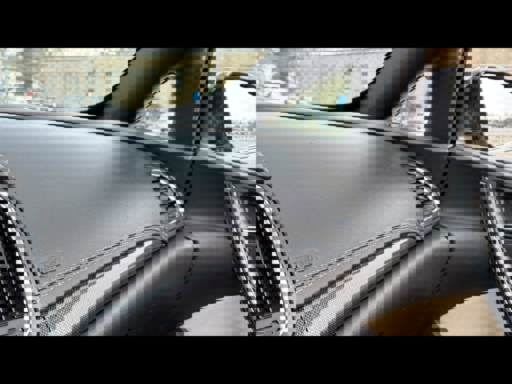 Used 2019 Buick Cascada Premium image 16