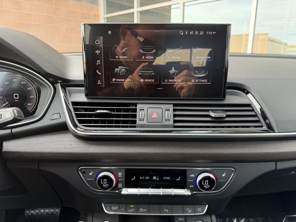 Used 2024 Audi Q5 e Premium w/ Convenience Package AWD/4WD image 20