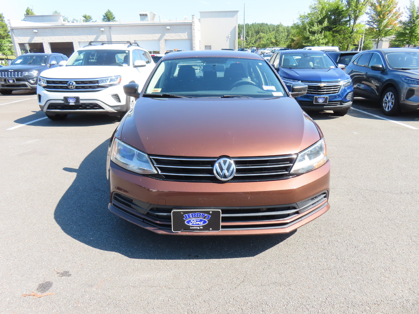 Used 2016 Volkswagen Jetta SE FWD image 2