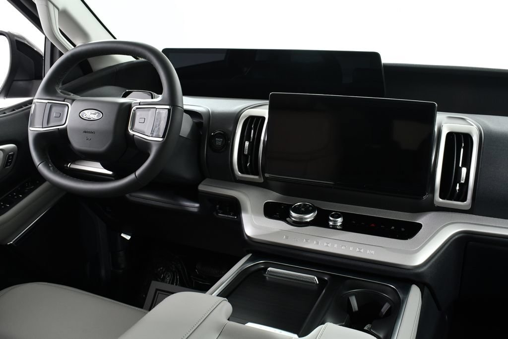 New 2026 Ford Expedition Active AWD/4WD image 8
