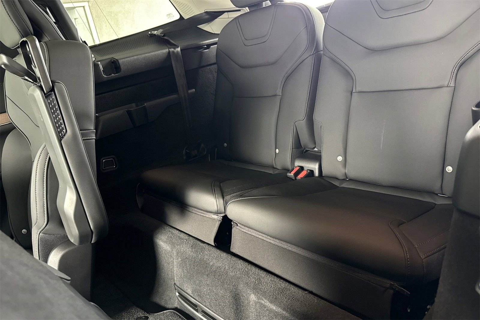 New 2025 Volvo EX90 Plus w/ Protection Package Premier image 14