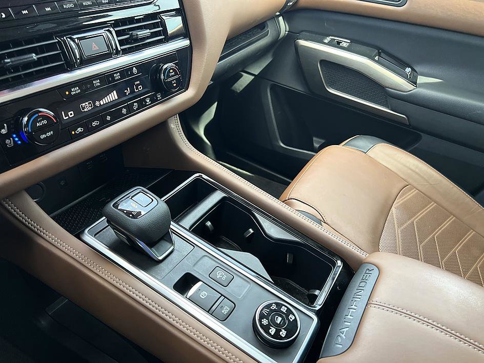 Certified 2024 Nissan Pathfinder Platinum w/ Lighting Package (N92) image 30