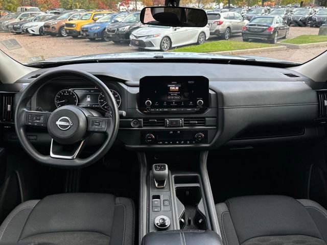 Used 2024 Nissan Pathfinder S image 10