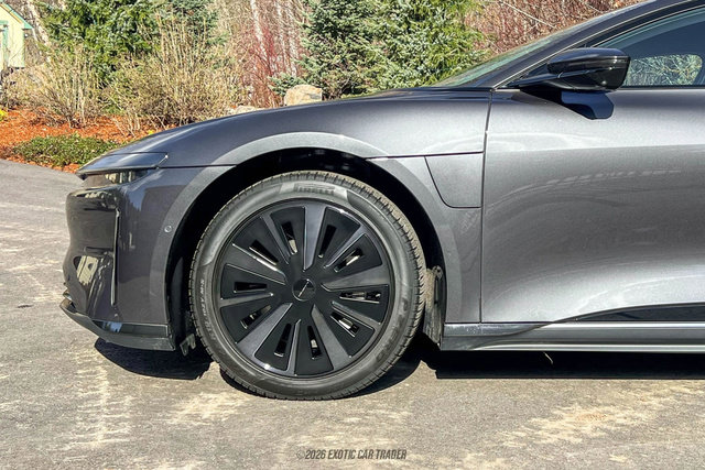 Used 2025 Lucid Air Grand Touring image 4