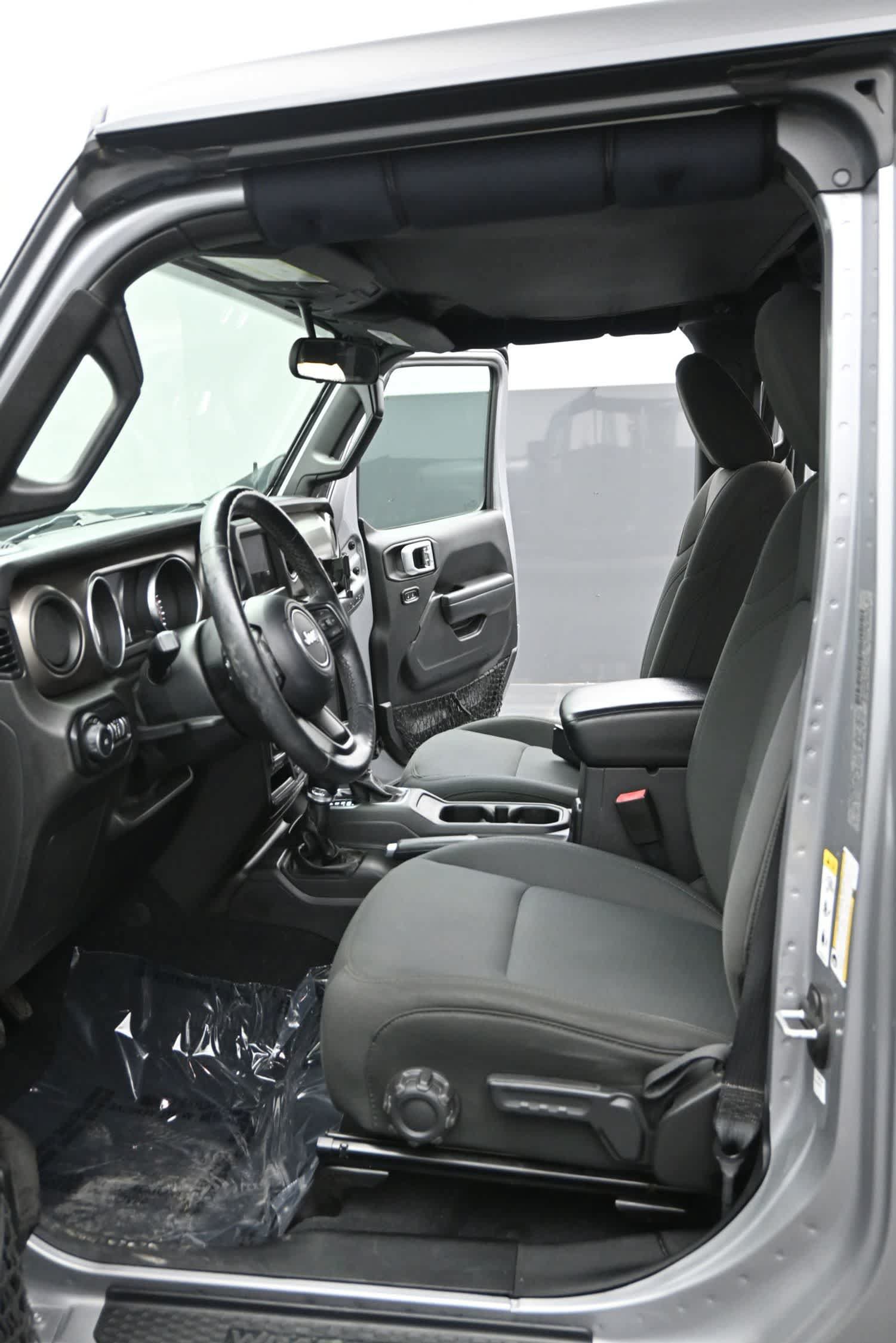 Used 2018 Jeep Wrangler Unlimited Sport S AWD/4WD image 16
