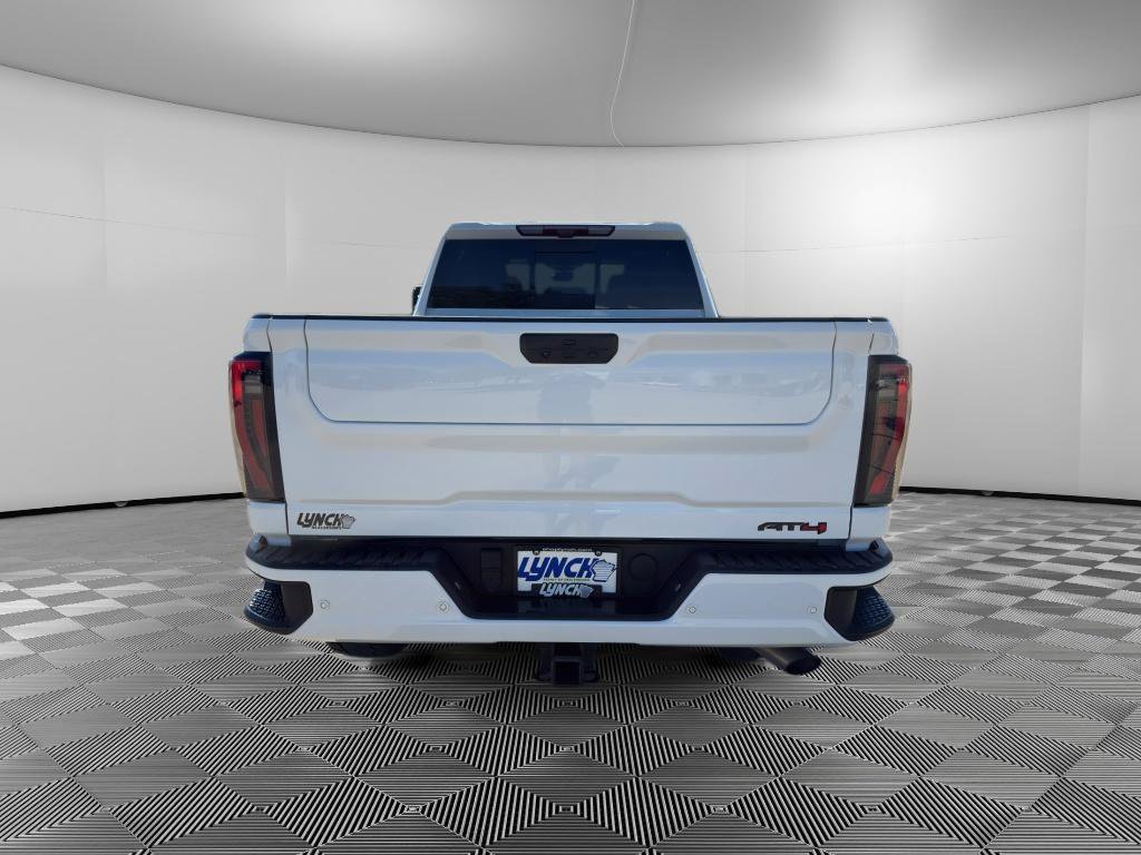 Used 2024 GMC Sierra 2500 AT4 w/ Technology Package AWD/4WD image 4