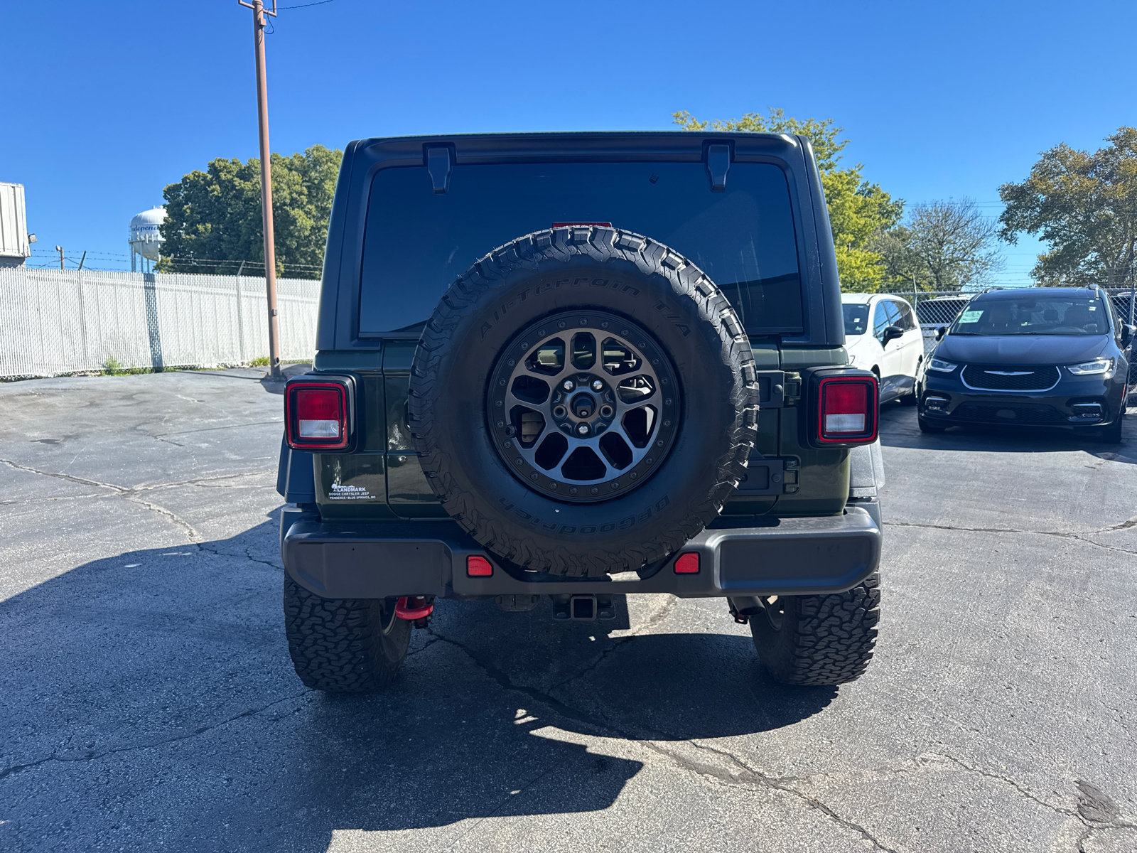 Used 2022 Jeep Wrangler Unlimited Rubicon w/ Xtreme Recon 35" Tire Package AWD/4WD image 4