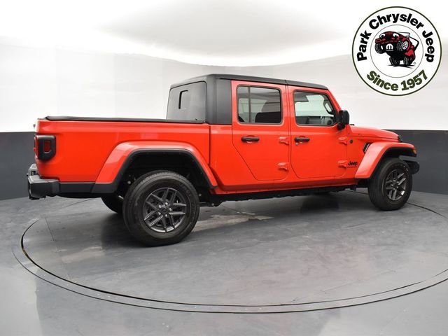 Used 2024 Jeep Gladiator Sport image 6