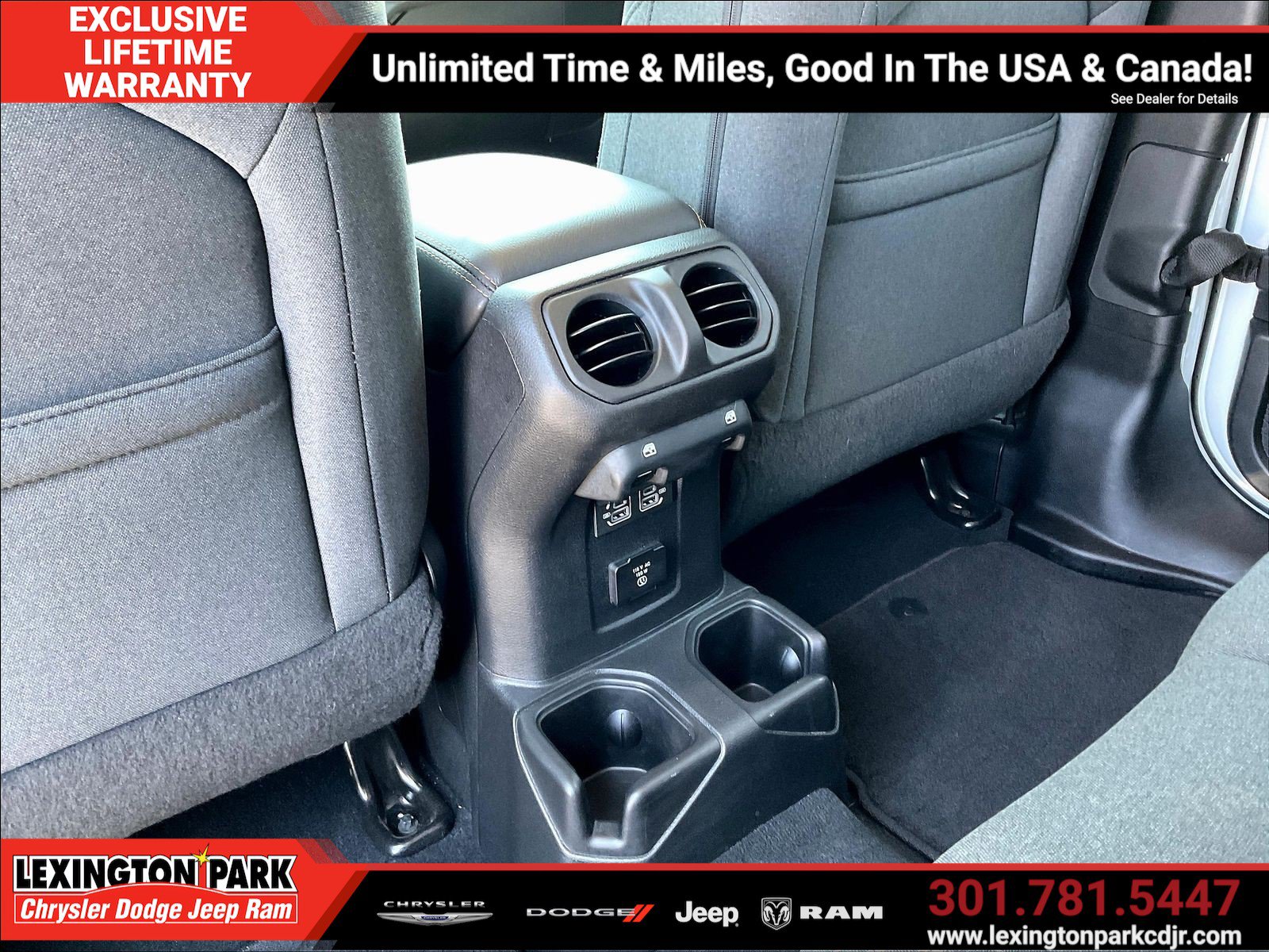 Used 2026 Jeep Wrangler Unlimited Sahara AWD/4WD image 10