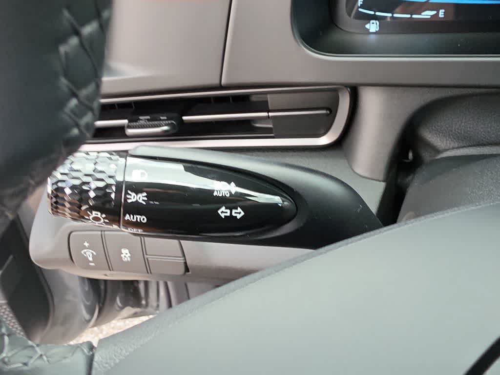 New 2026 Hyundai Elantra SEL Sport FWD image 28