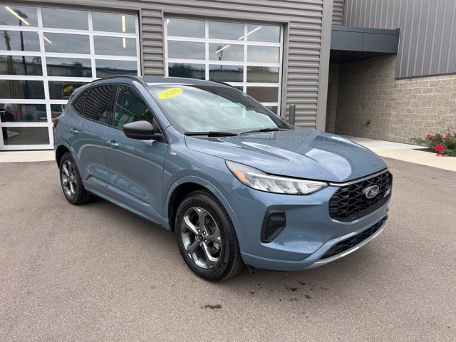 Used 2024 Ford Escape ST-Line w/ Tech Pack #1 AWD/4WD image 3