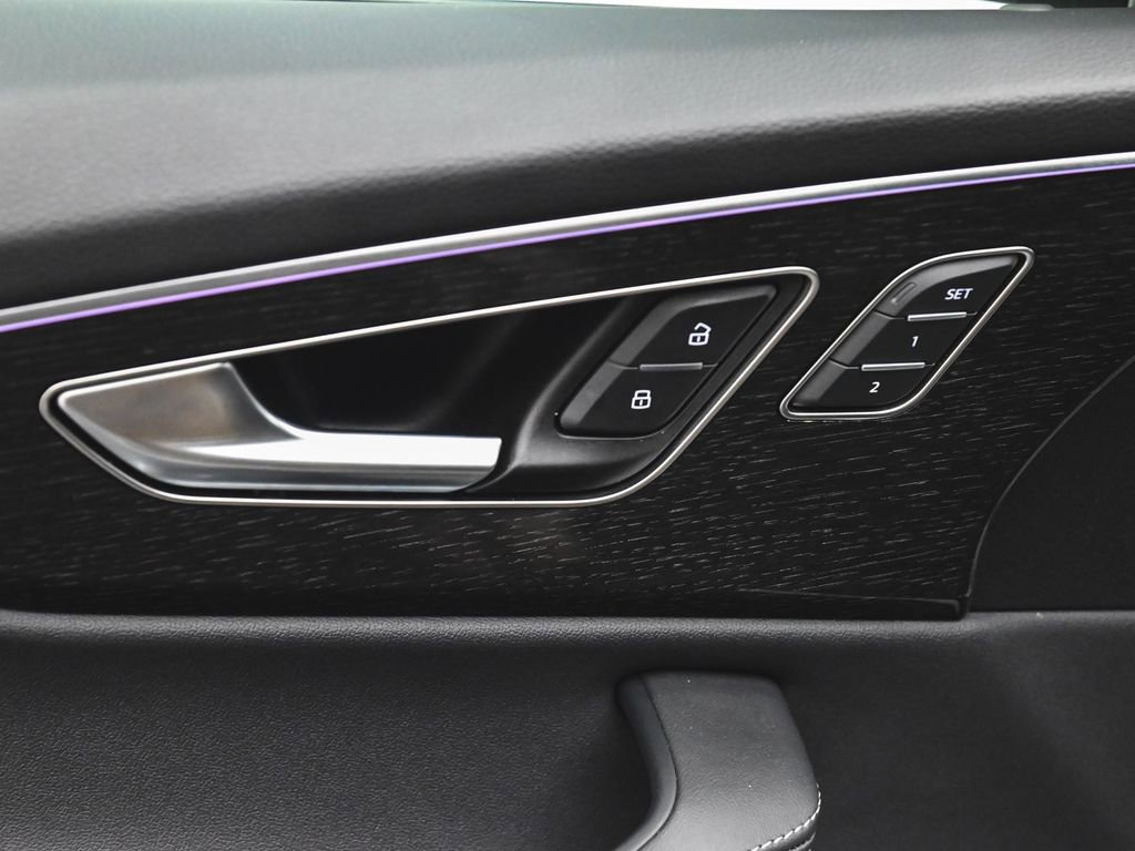 Used 2024 Audi Q8 Premium Plus w/ Premium Plus Package image 10