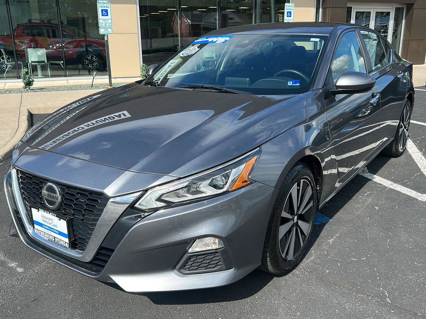 Used 2022 Nissan Altima 2.5 SV FWD image 2