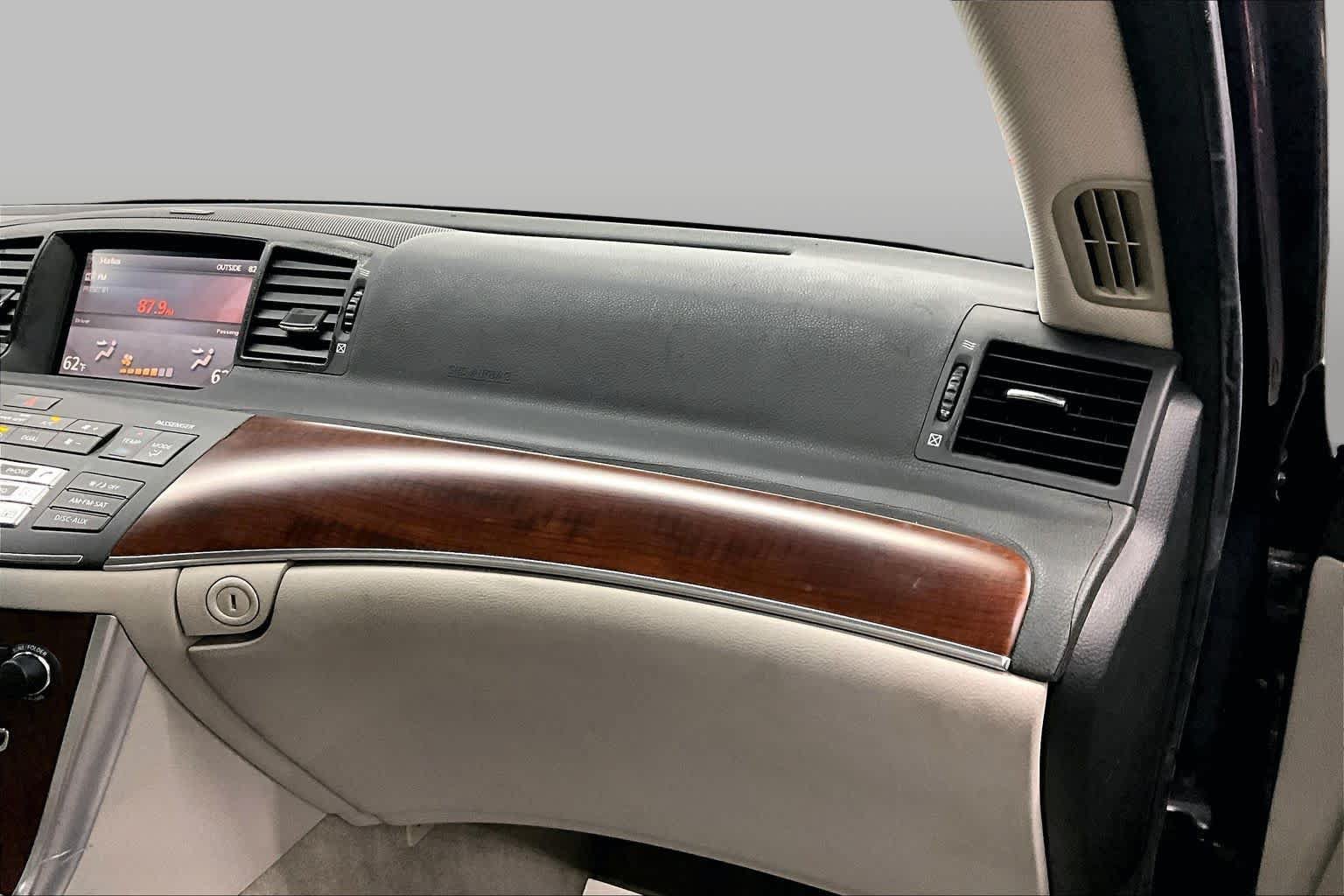 Used 2010 INFINITI M35 w/ Technology Pkg RWD image 18
