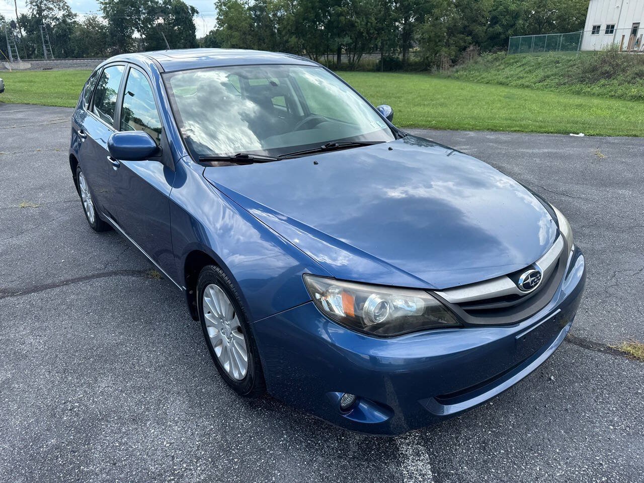 Used 2011 Subaru Impreza 2.5i Premium w/ PWR Moonroof Value Pkg AWD/4WD image 9