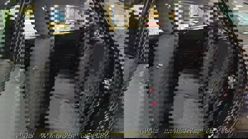 Used 2018 Ford Focus SE FWD image 21