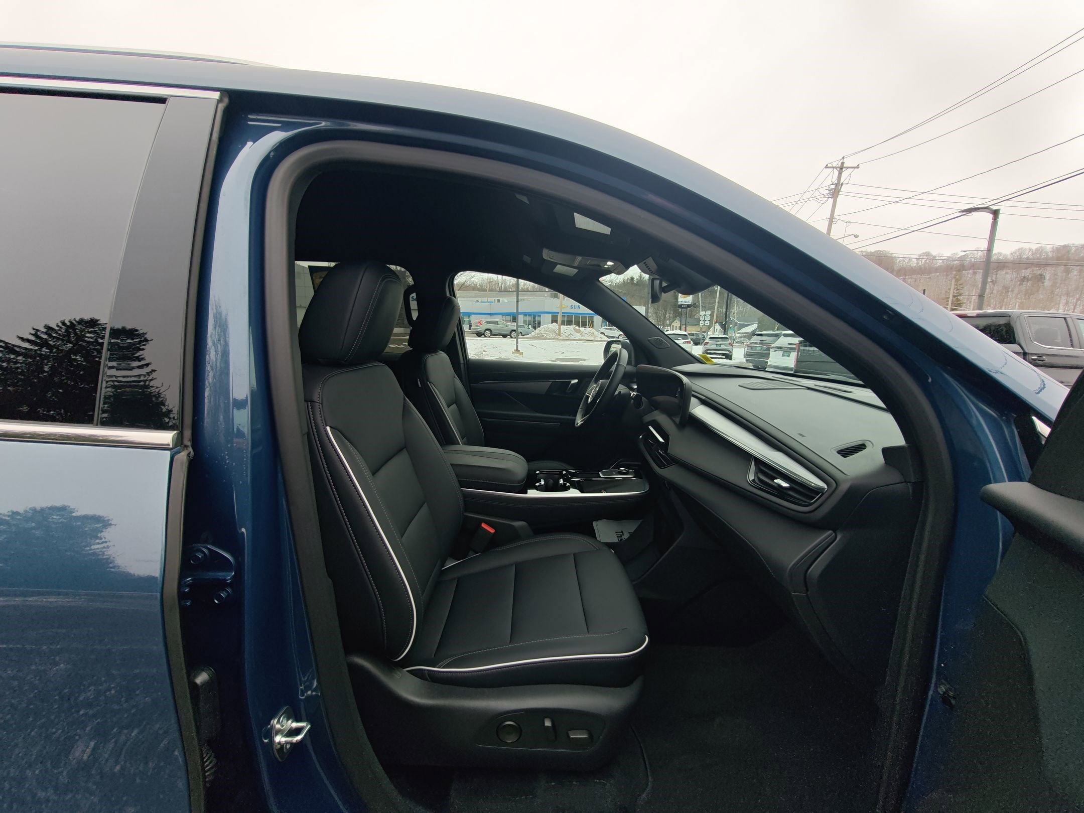 Certified 2025 Buick Enclave Preferred image 30