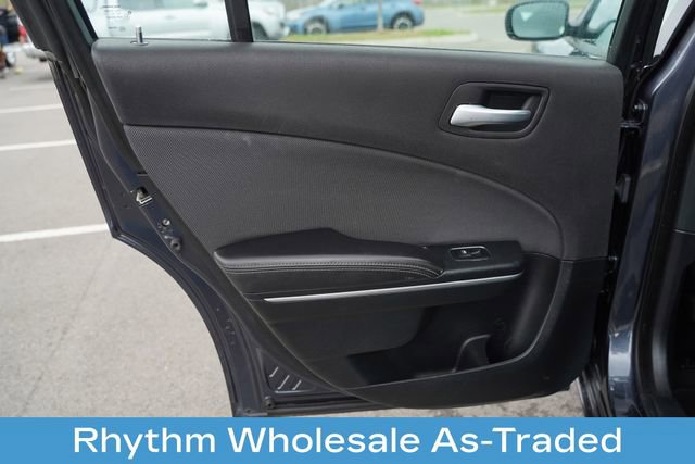 Used 2018 Dodge Charger SXT RWD image 14
