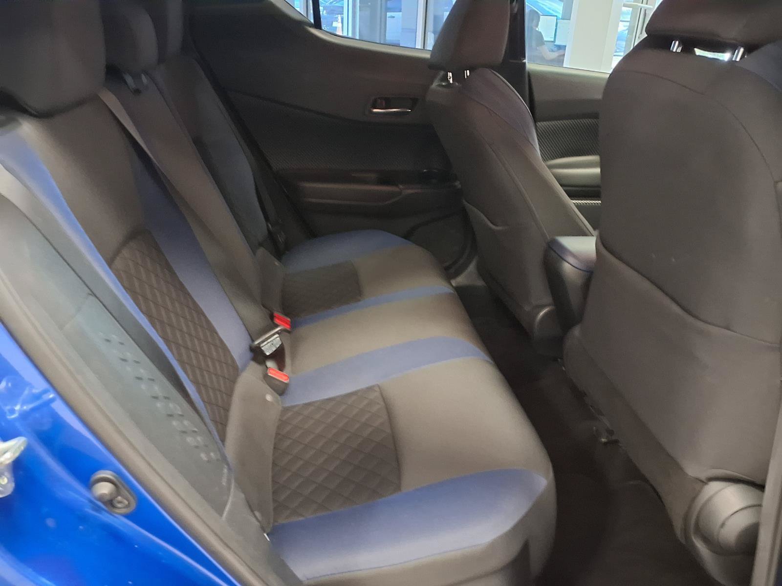Used 2020 Toyota C-HR XLE FWD image 12