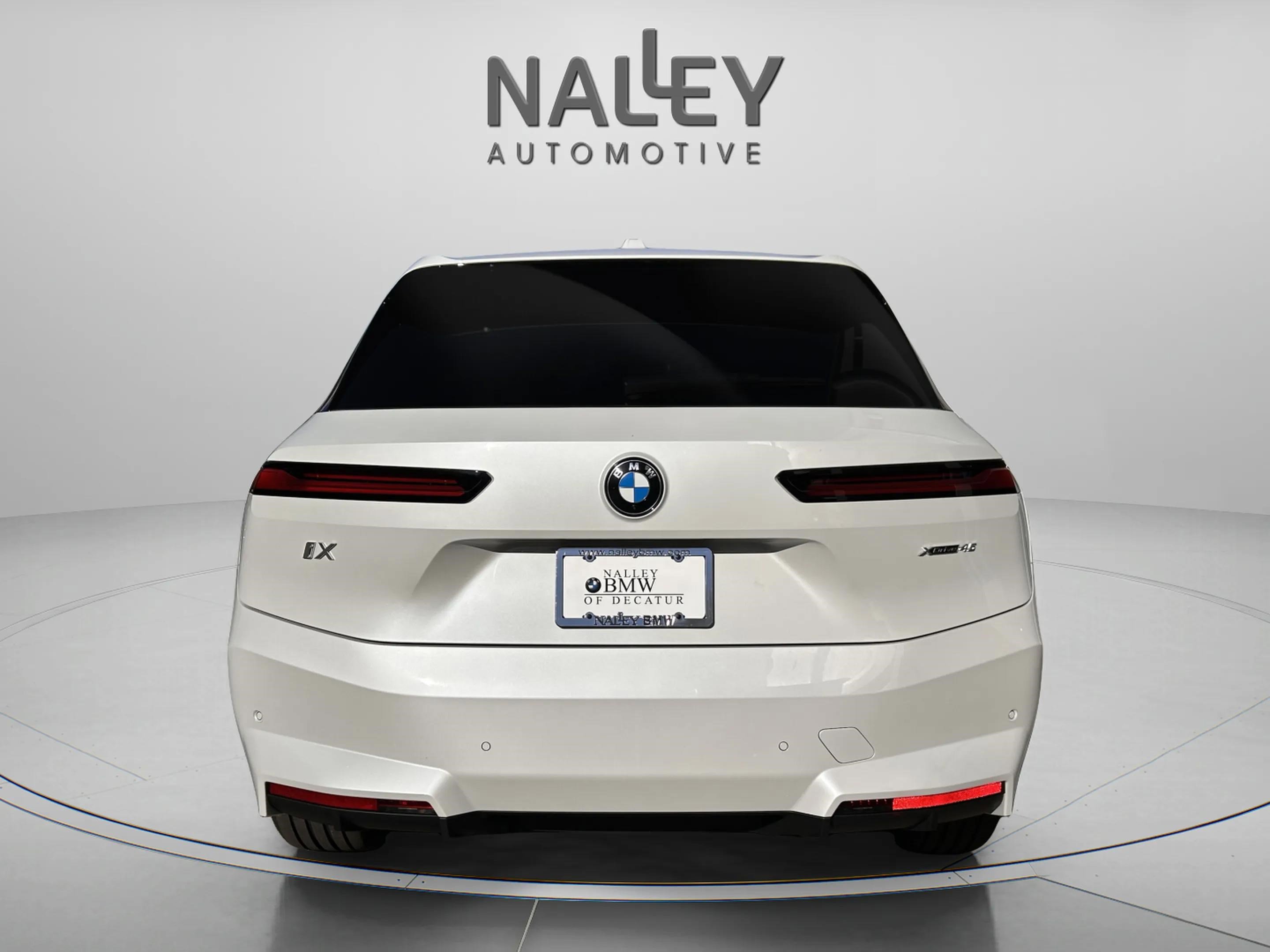 Used 2026 BMW iX xDrive45 w/ Premium Package image 4