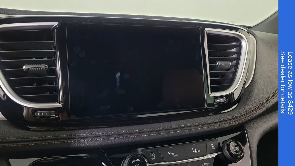 New 2026 Chrysler Pacifica Pinnacle image 24