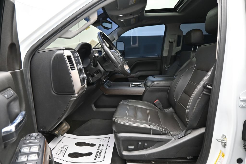 Used 2019 GMC Sierra 2500 Denali w/ Suspension Package, Off-Road AWD/4WD image 9