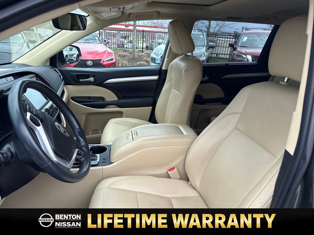 Used 2019 Toyota Highlander XLE image 10