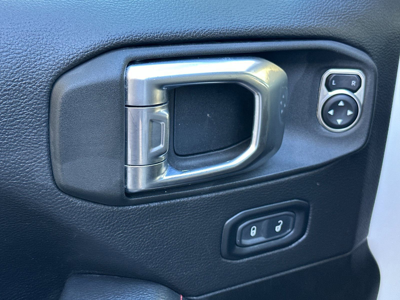 Used 2022 Jeep Gladiator Rubicon image 28