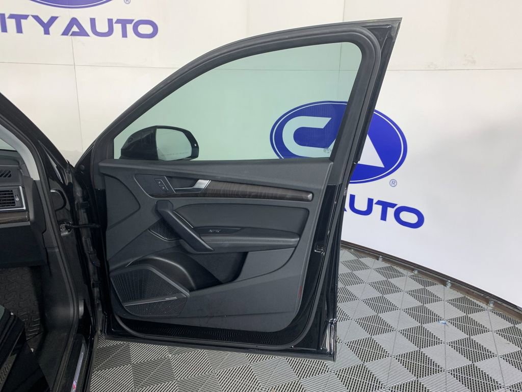 Used 2020 Audi Q5 e Premium Plus image 40