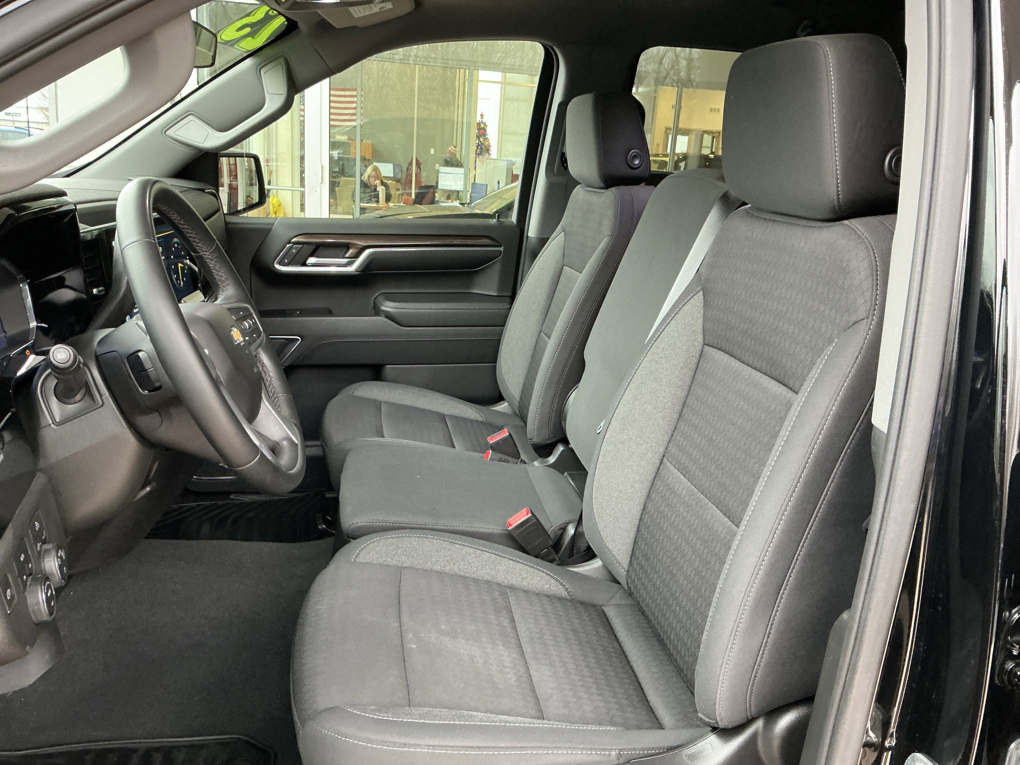 Used 2023 Chevrolet Silverado 1500 LT image 27